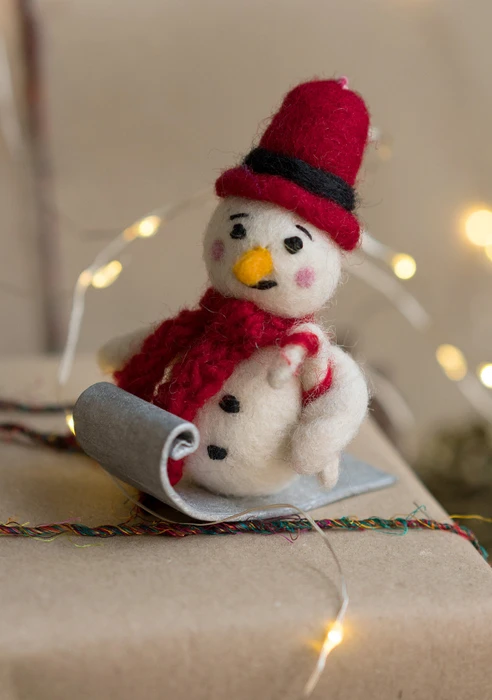 **(Pk4/B300)Felt Snowman On Sledge 7X5X9Cm